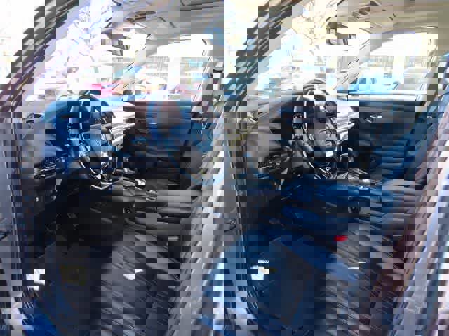 Used 2025 Honda HR-V EX-L image 2