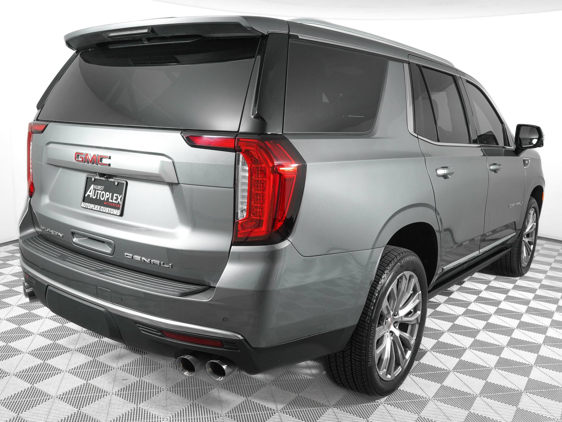 Used 2022 GMC Yukon Denali RWD image 4