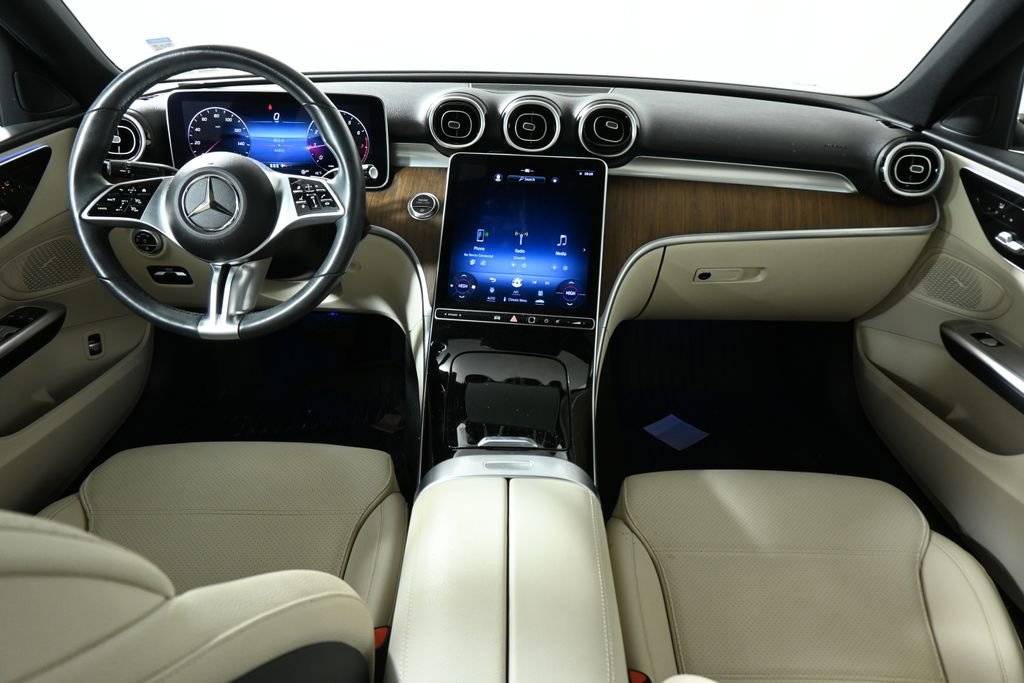 Used 2023 Mercedes-Benz C 300 4MATIC Sedan image 4