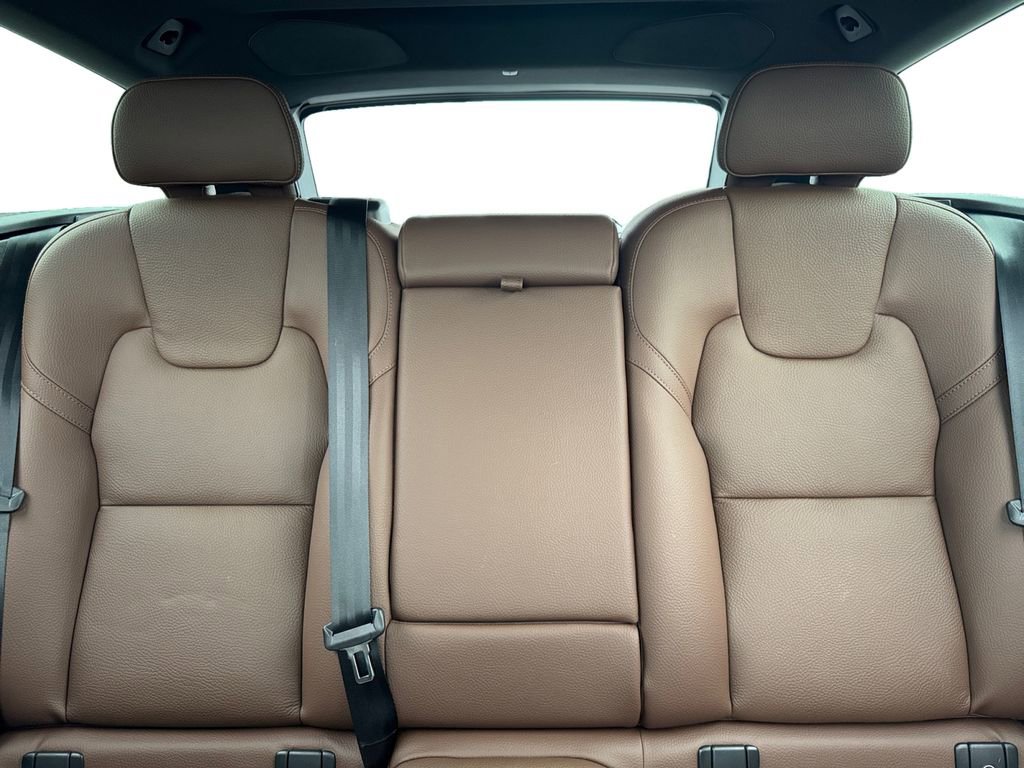 Certified 2025 Volvo V90 B6 Cross Country Plus image 23