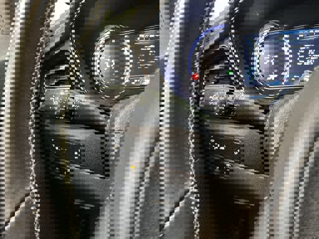 Used 2022 Kia Niro EX w/ Cold Weather Package image 25