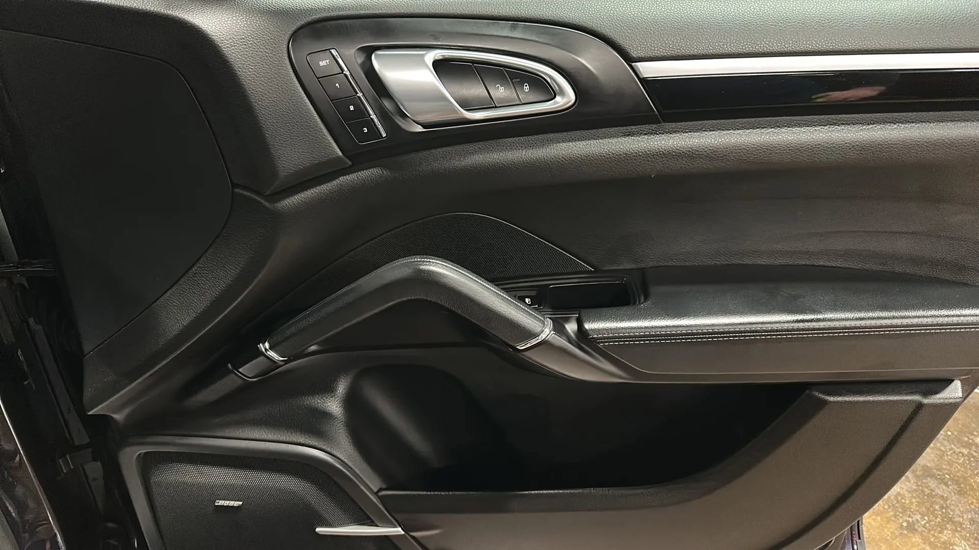 Used 2018 Porsche Cayenne Platinum Edition image 18