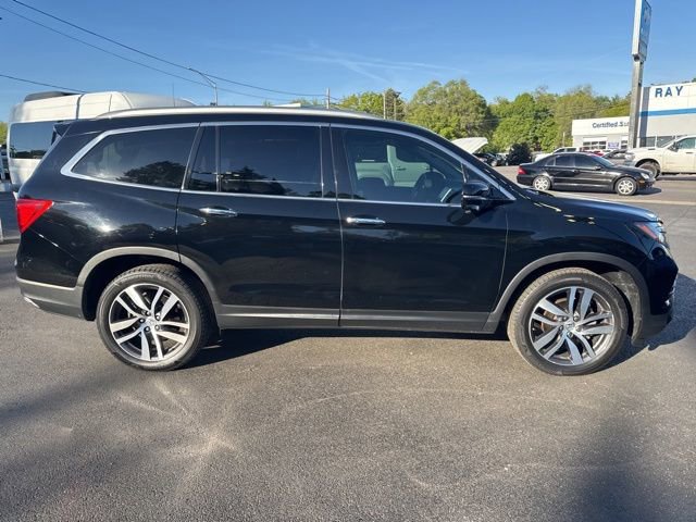 Used 2018 Honda Pilot Touring image 2