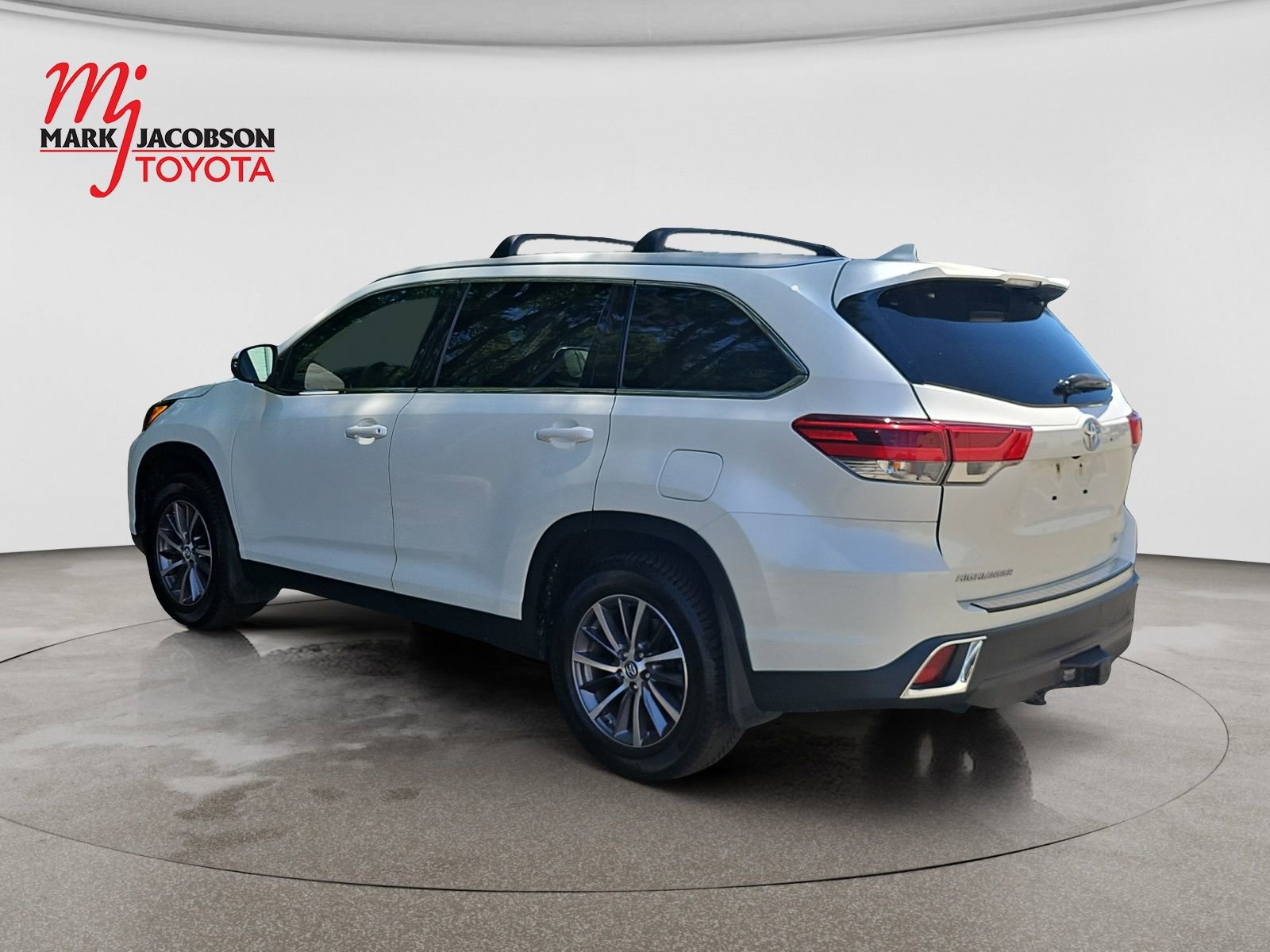 Used 2019 Toyota Highlander SE AWD/4WD image 8