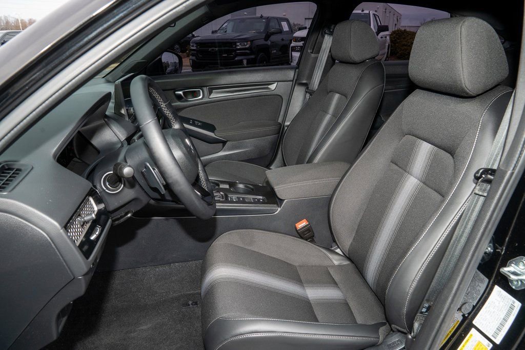 Used 2025 Honda Civic Sport image 9