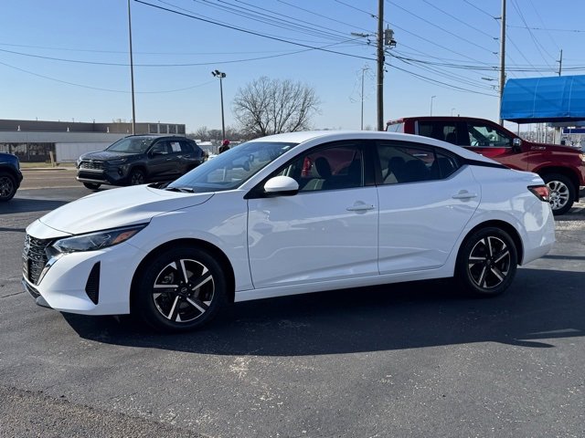 Used 2024 Nissan Sentra SV image 3