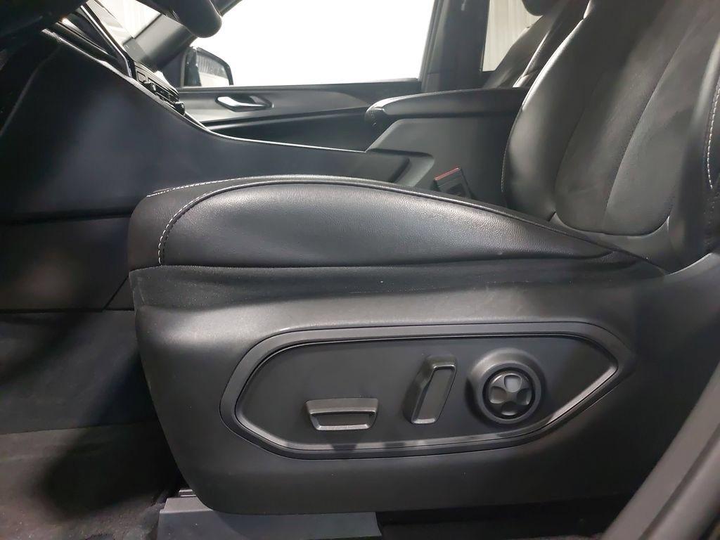 Used 2023 Jeep Grand Cherokee Altitude AWD/4WD image 28