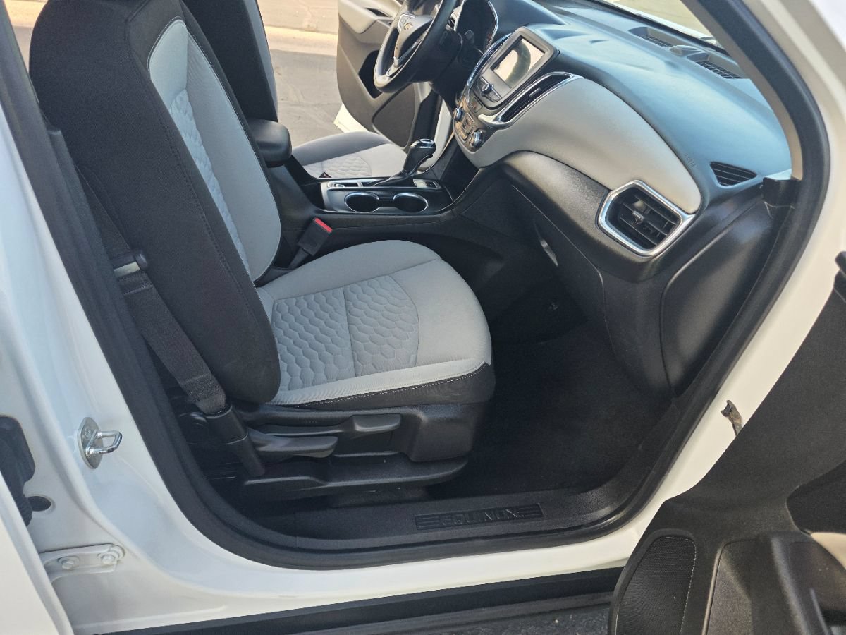 Used 2019 Chevrolet Equinox LS AWD/4WD image 35