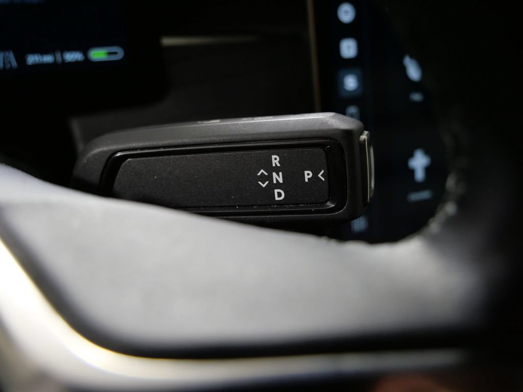 Used 2025 Rivian R1T Adventure Dual AWD/4WD image 23