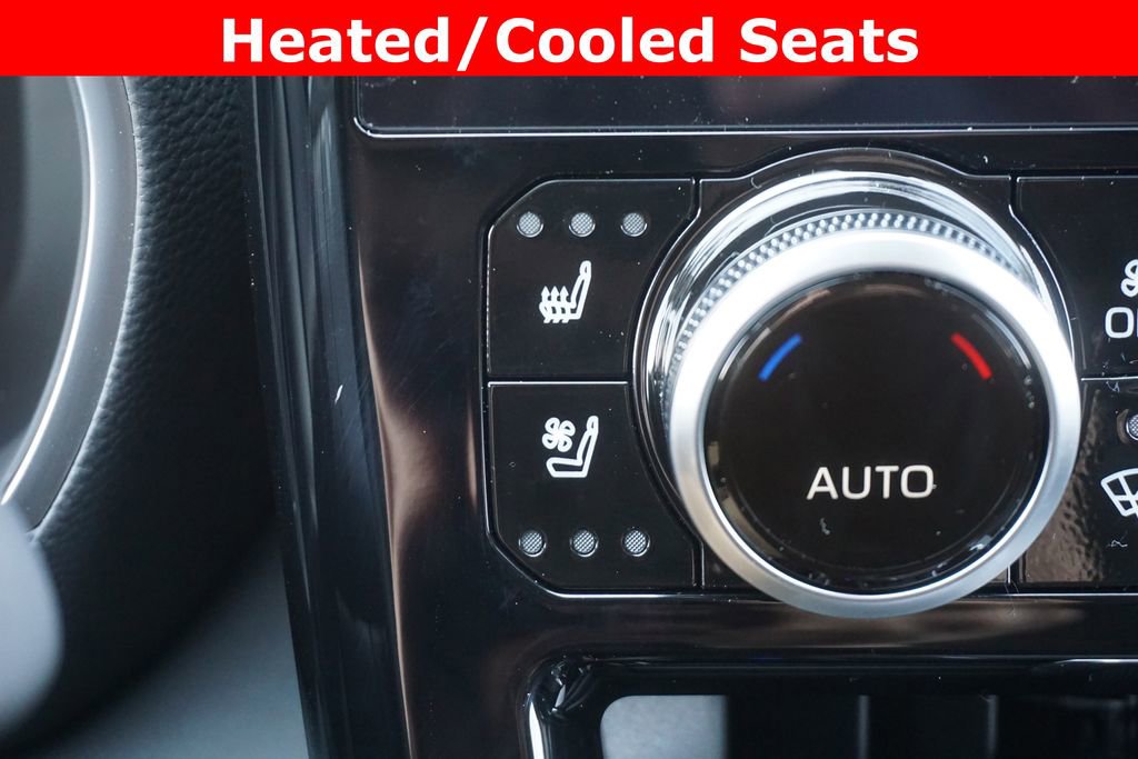 New 2026 Toyota Highlander Platinum image 9