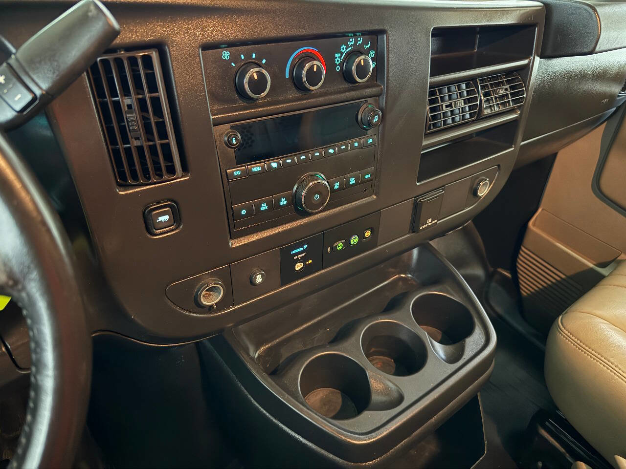 Used 2017 Chevrolet Express 2500 image 48