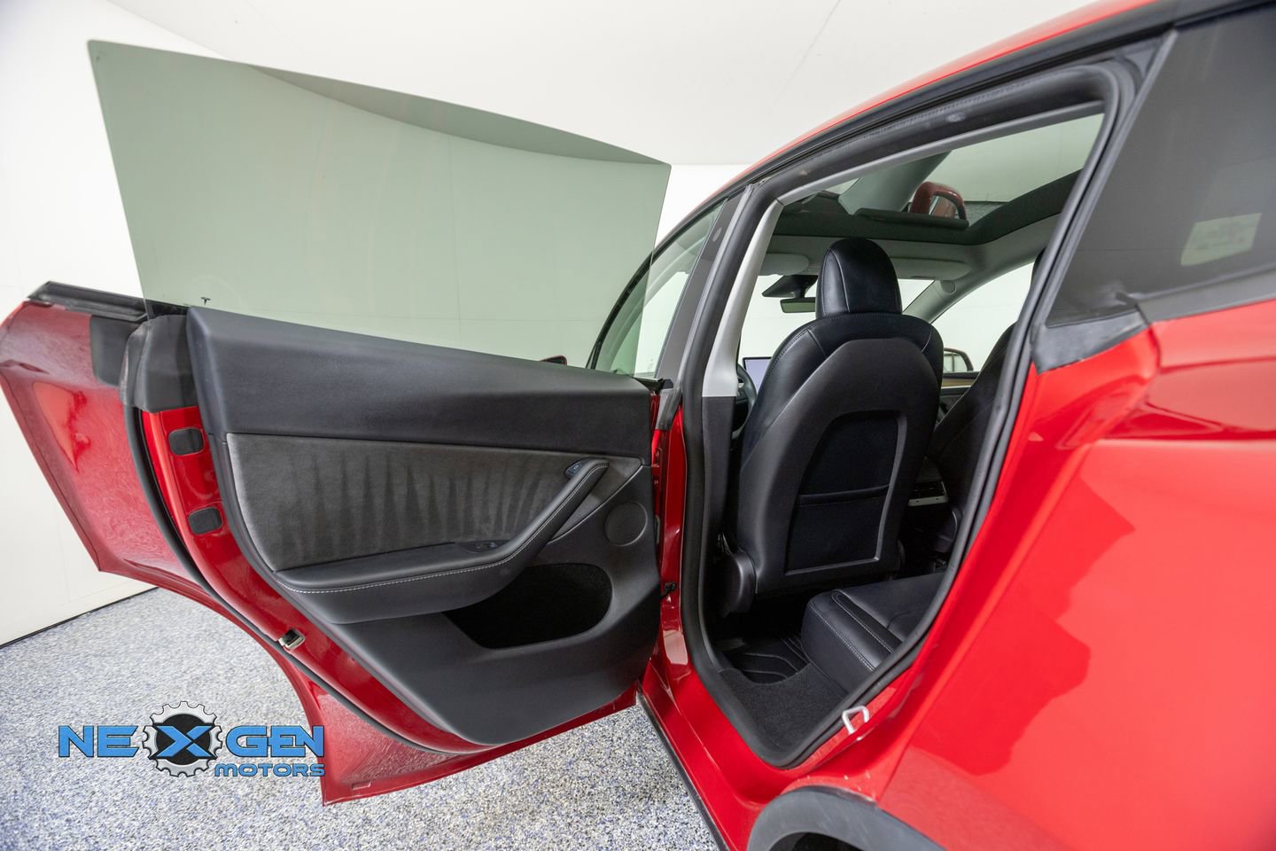Used 2023 Tesla Model Y Long Range AWD/4WD image 22
