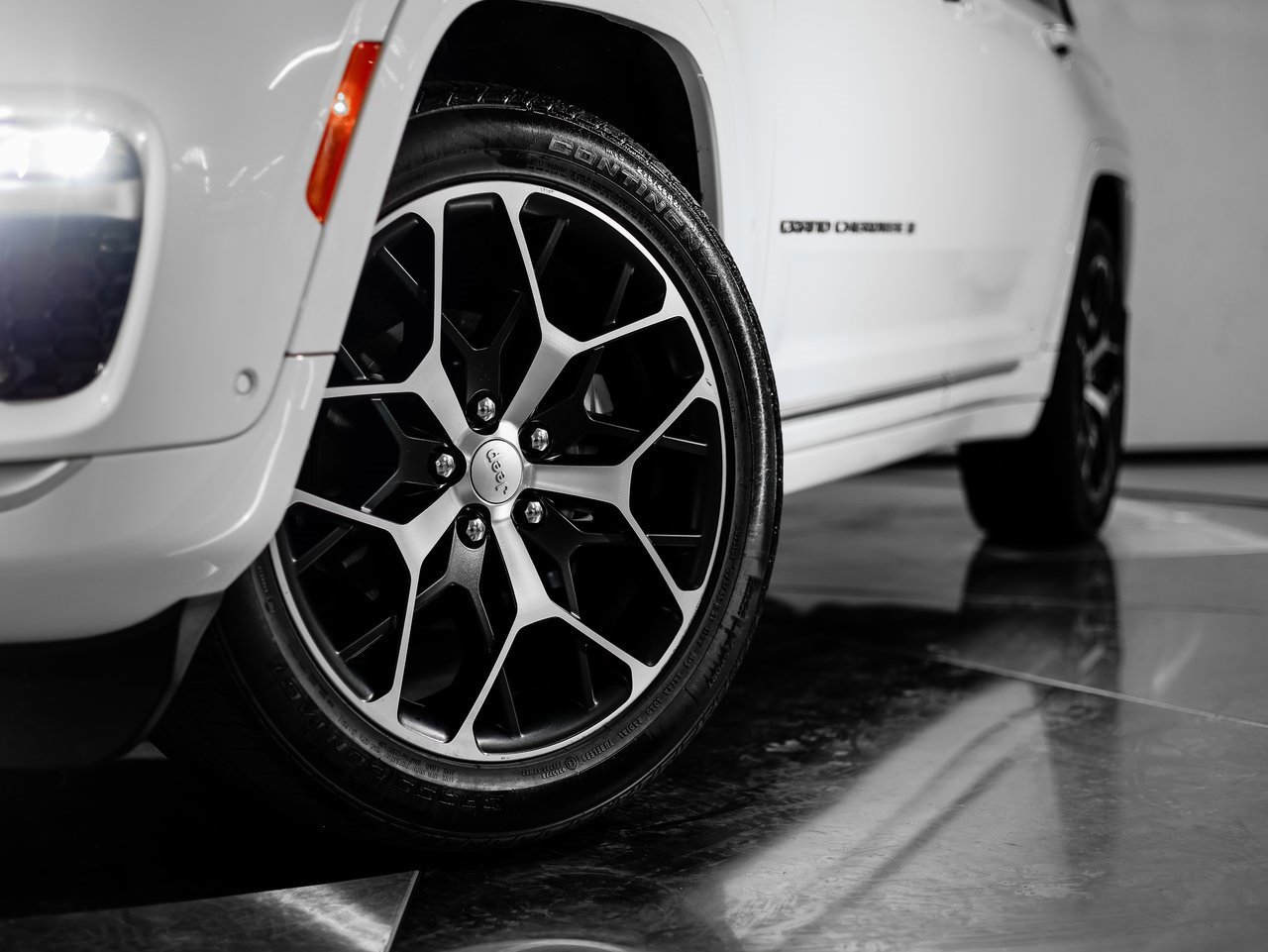 Used 2022 Jeep Grand Cherokee Summit image 12