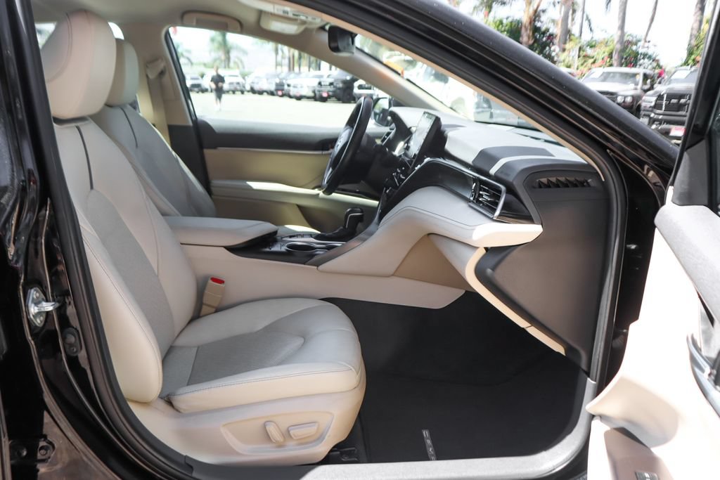 Used 2023 Toyota Camry XLE FWD image 38