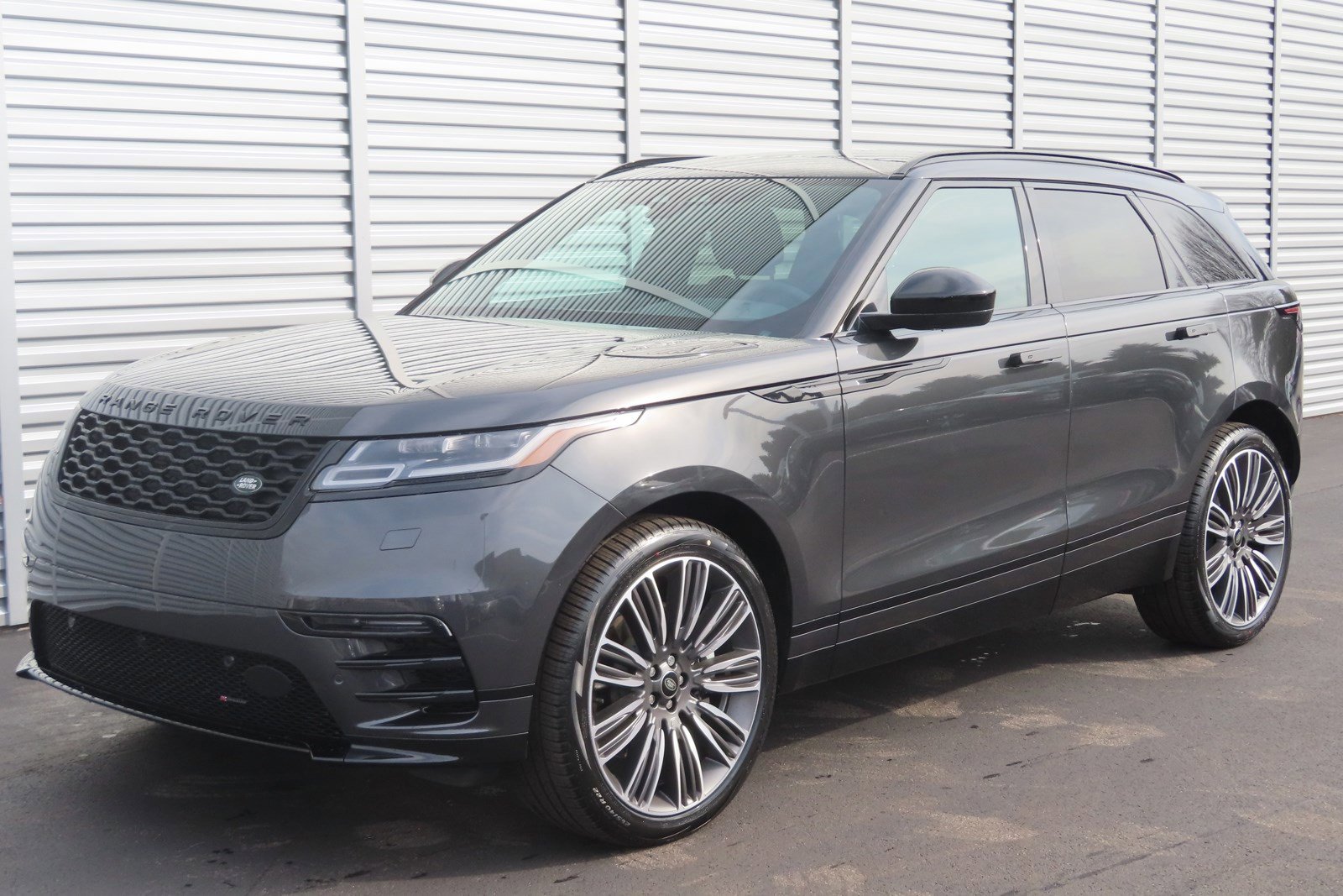 Used 2023 Land Rover Range Rover Velar R-Dynamic S image 13