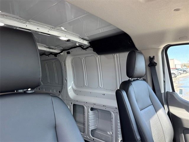New 2025 Ford Transit 250 Low Roof image 31