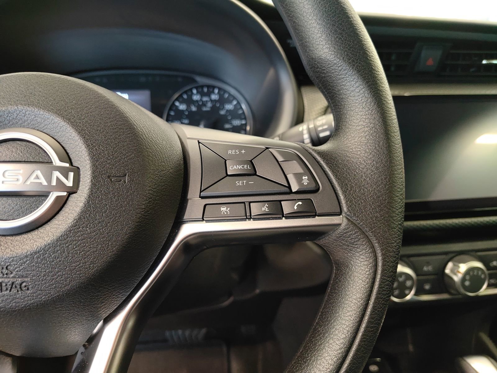 Used 2024 Nissan Kicks SV image 27