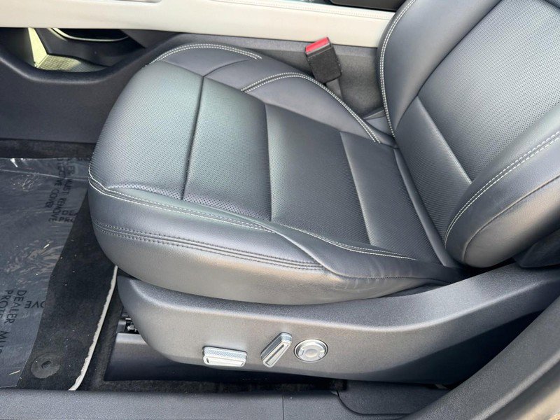 Used 2024 Lincoln Nautilus Premier image 26