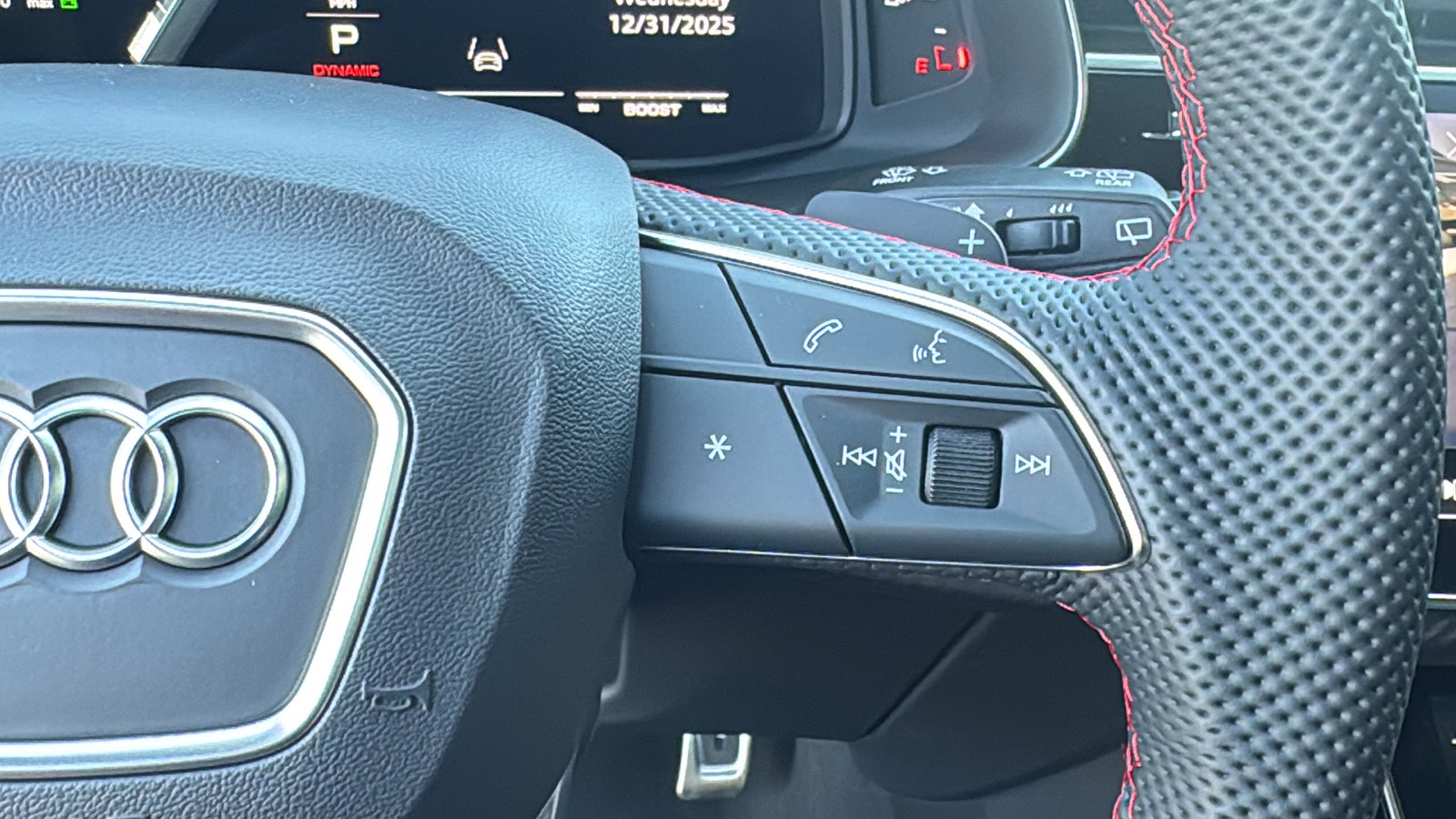 New 2026 Audi SQ8 Prestige image 24