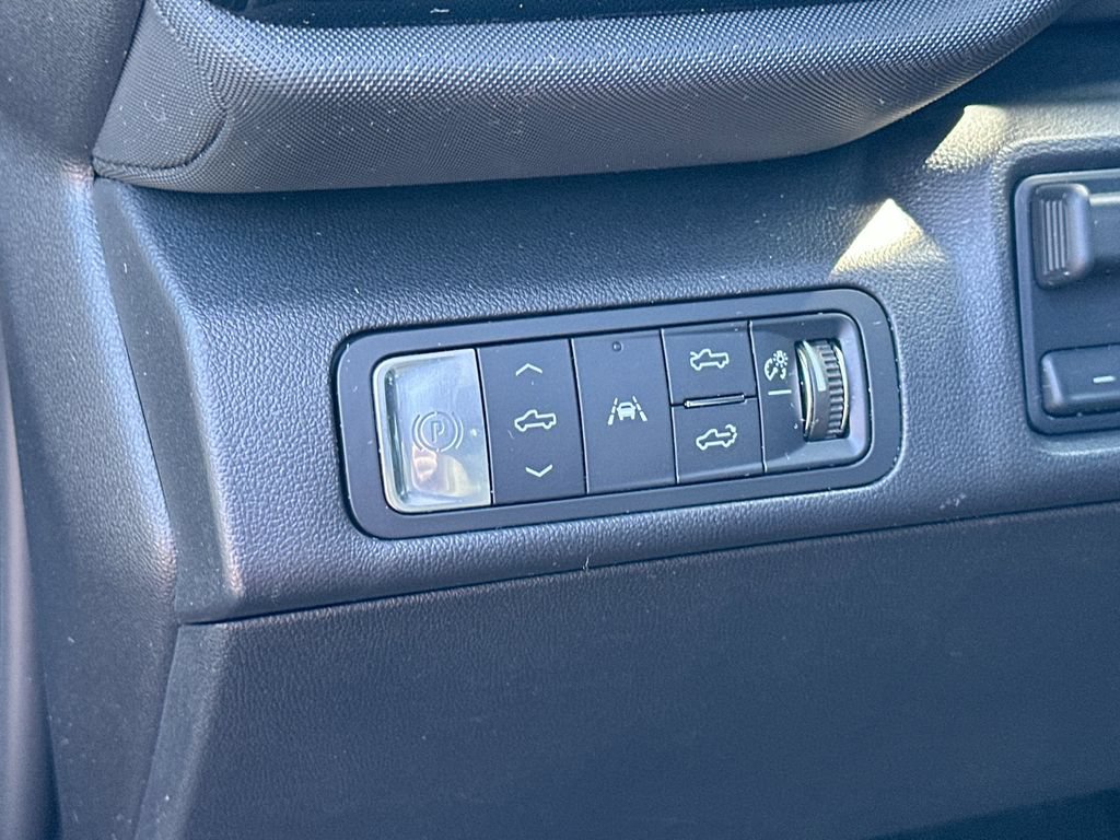 Certified 2025 Chevrolet Silverado EV RST AWD/4WD image 10