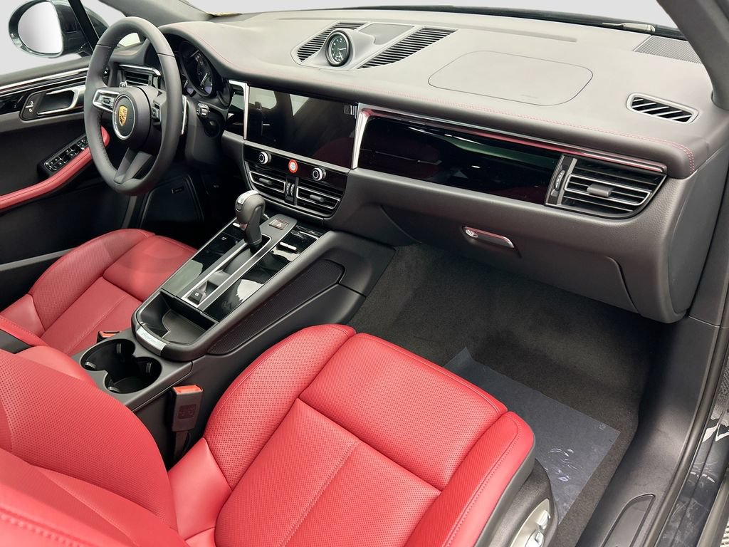 Used 2026 Porsche Macan AWD/4WD image 20