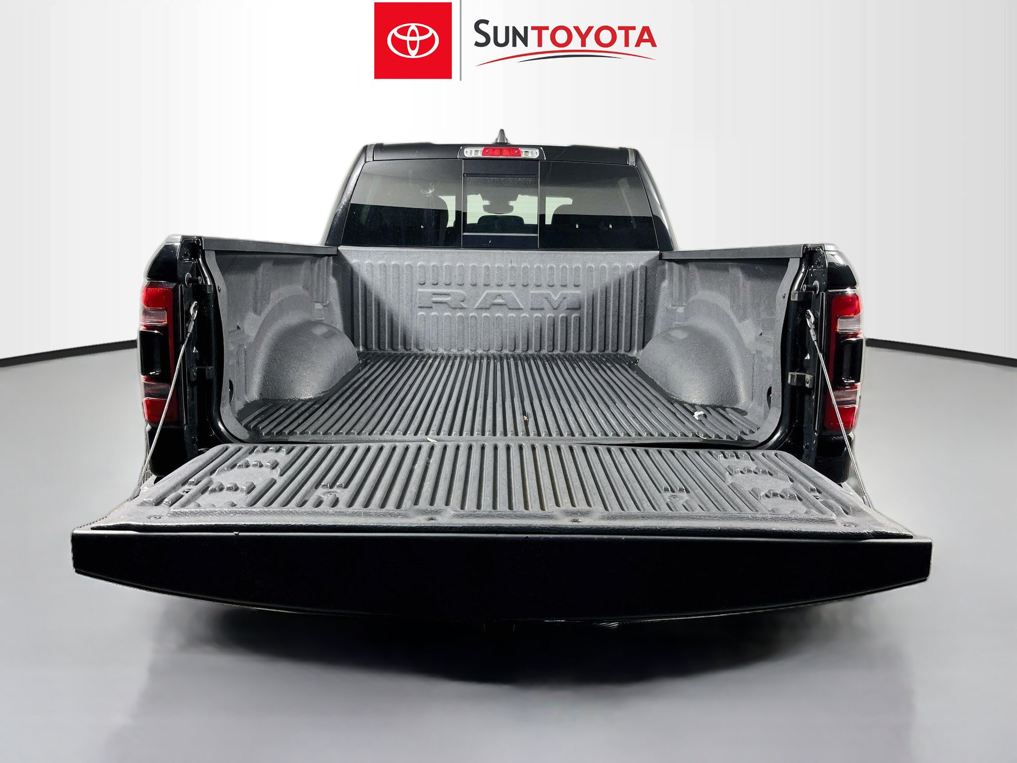 Used 2022 RAM 1500 Big Horn RWD image 32