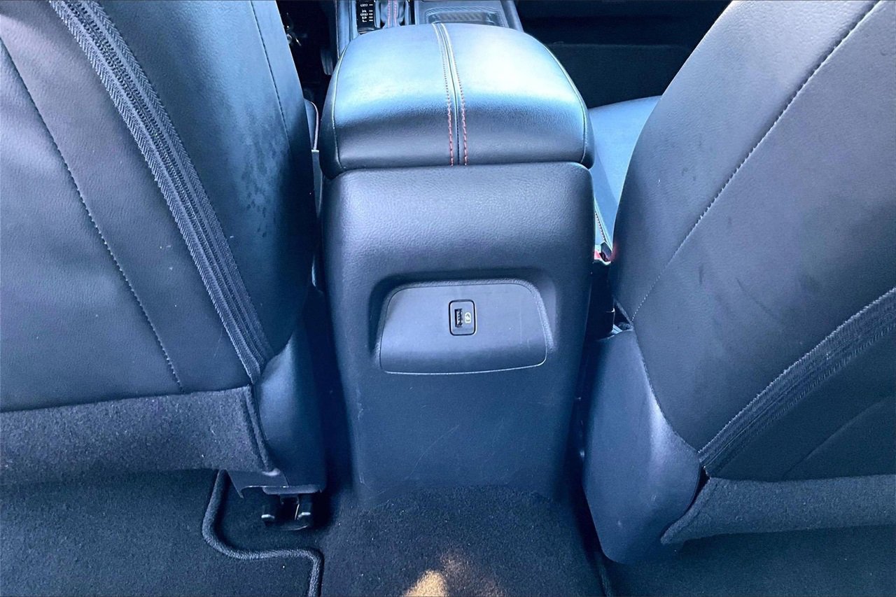 Used 2025 Nissan Sentra SR w/ SR Premium Package image 16