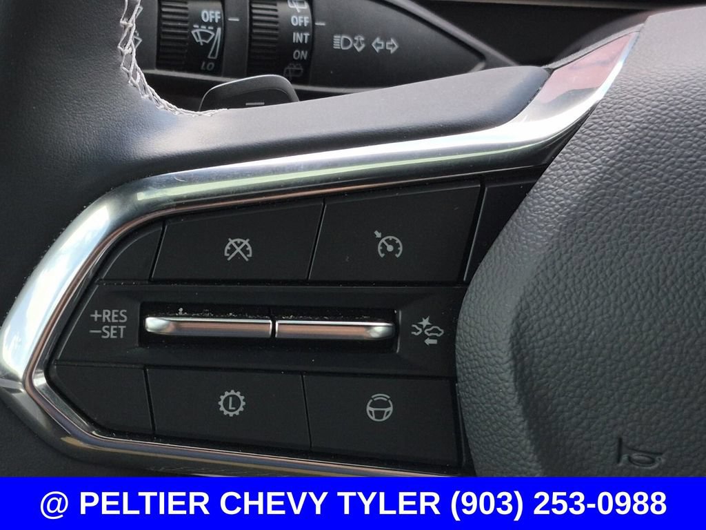 Used 2025 Chevrolet Traverse High Country FWD image 24