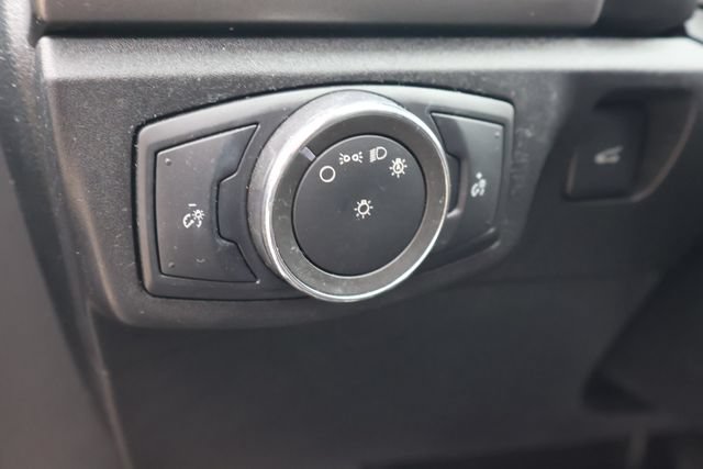 Used 2017 Ford Fusion SE FWD image 22