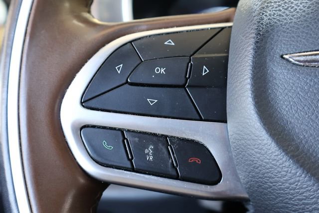 Used 2017 Chrysler Pacifica Limited image 29