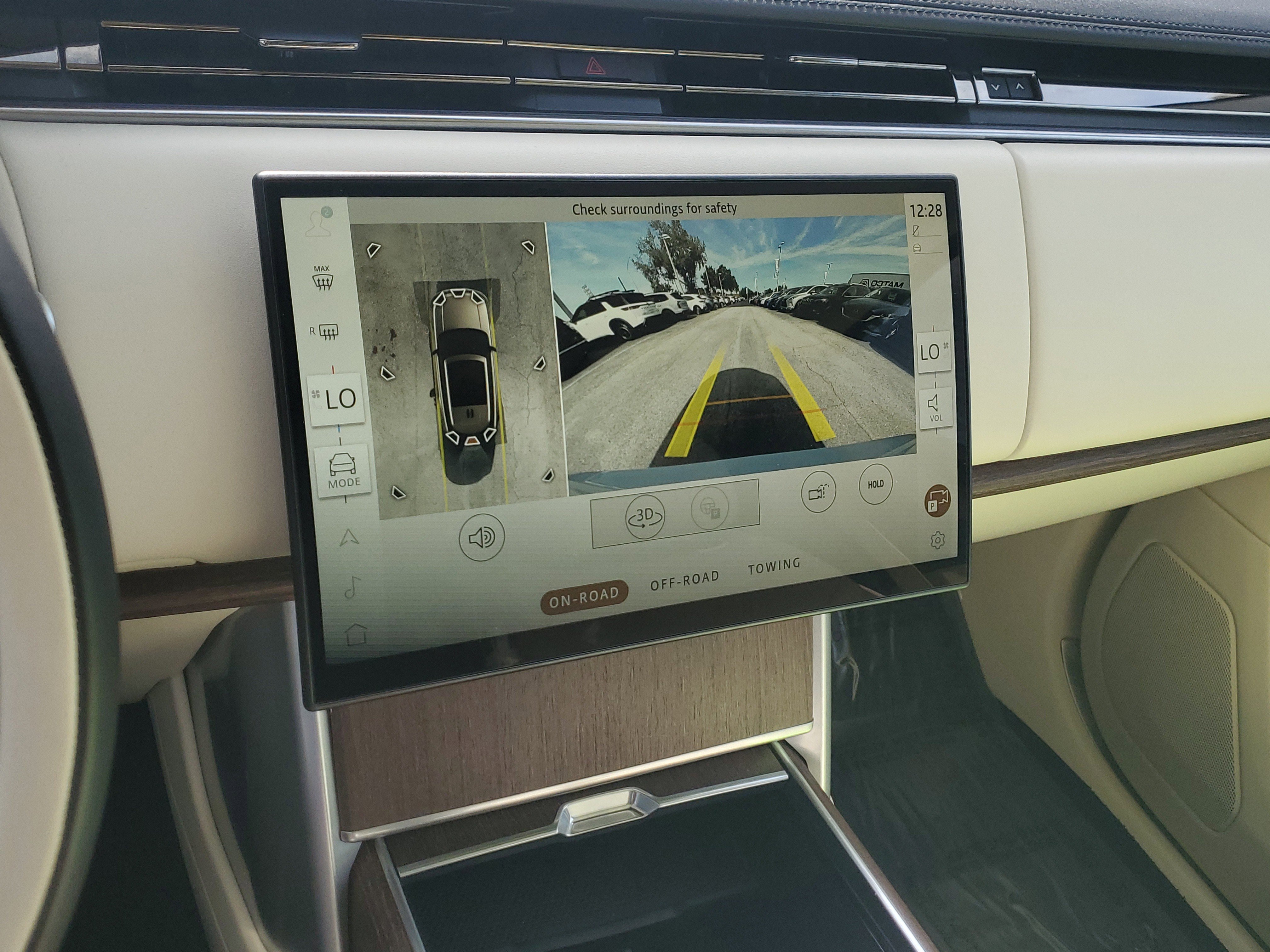 Used 2024 Land Rover Range Rover SE image 25