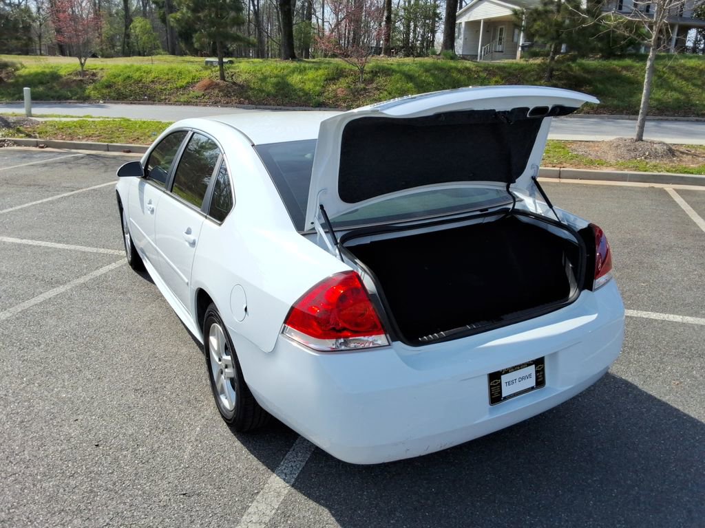 Used 2010 Chevrolet Impala LS FWD image 15