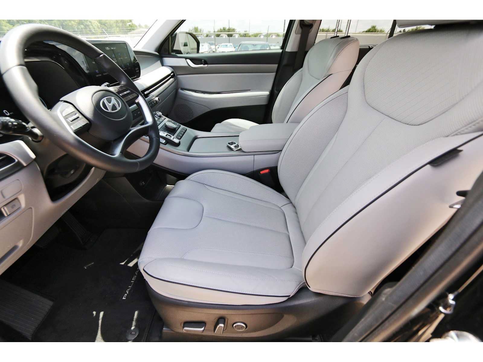 Used 2025 Hyundai Palisade SEL FWD image 11
