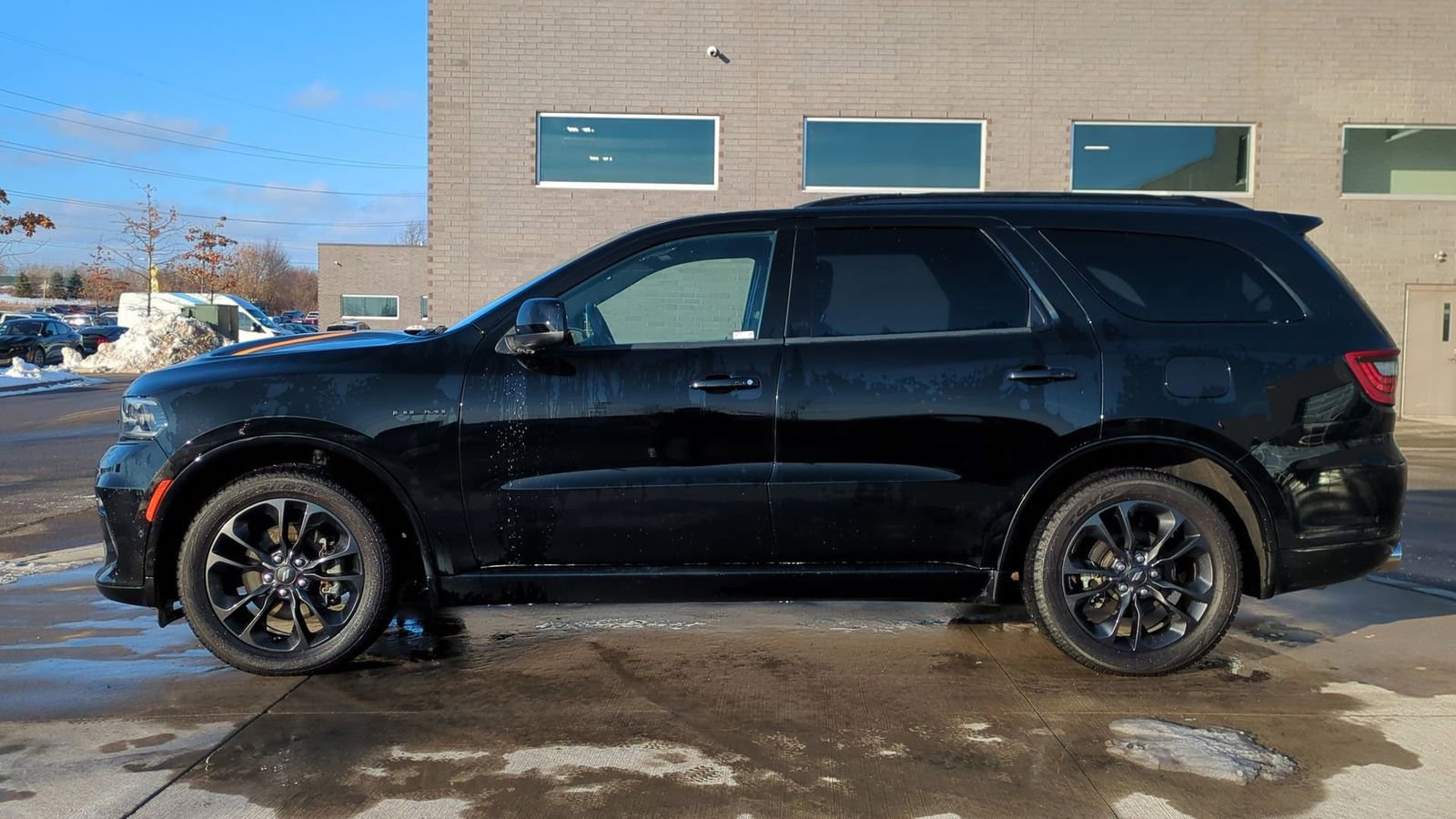 Used 2023 Dodge Durango R/T w/ Hemi Orange Plus Package image 3
