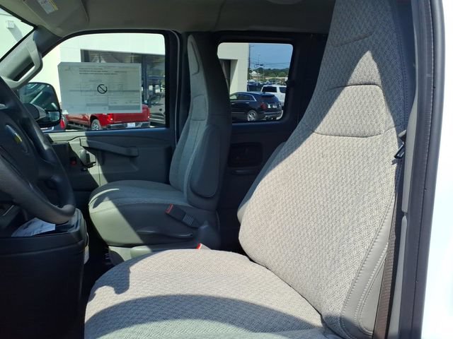New 2026 Chevrolet Express 3500 LT w/ LT Preferred Equipment Group RWD image 11