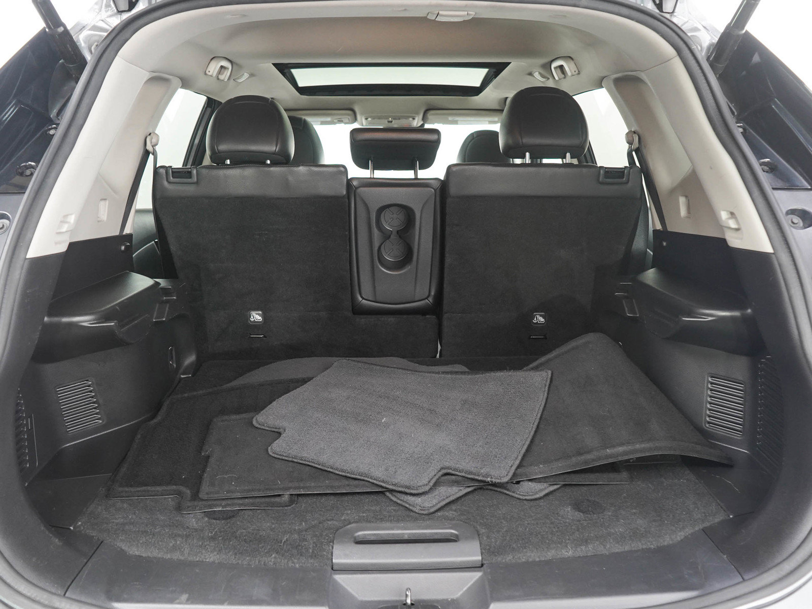 Used 2017 Nissan Rogue SL w/ SL Premium Package FWD image 9