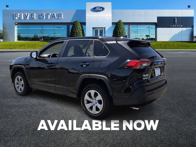 Used 2022 Toyota RAV4 LE image 5