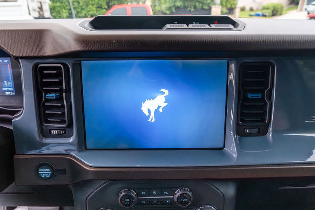 Used 2023 Ford Bronco Outer Banks AWD/4WD image 40