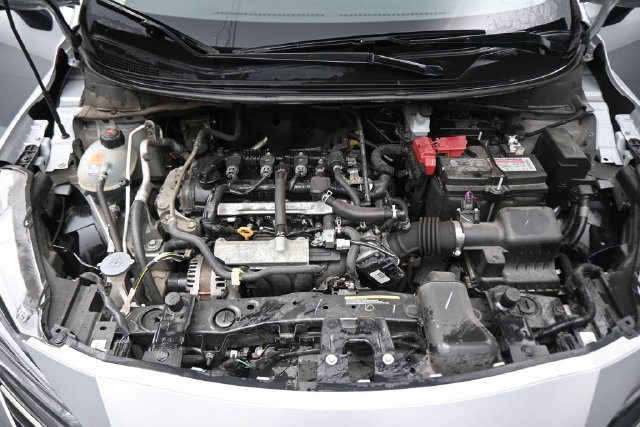 Used 2024 Nissan Versa SR FWD image 12