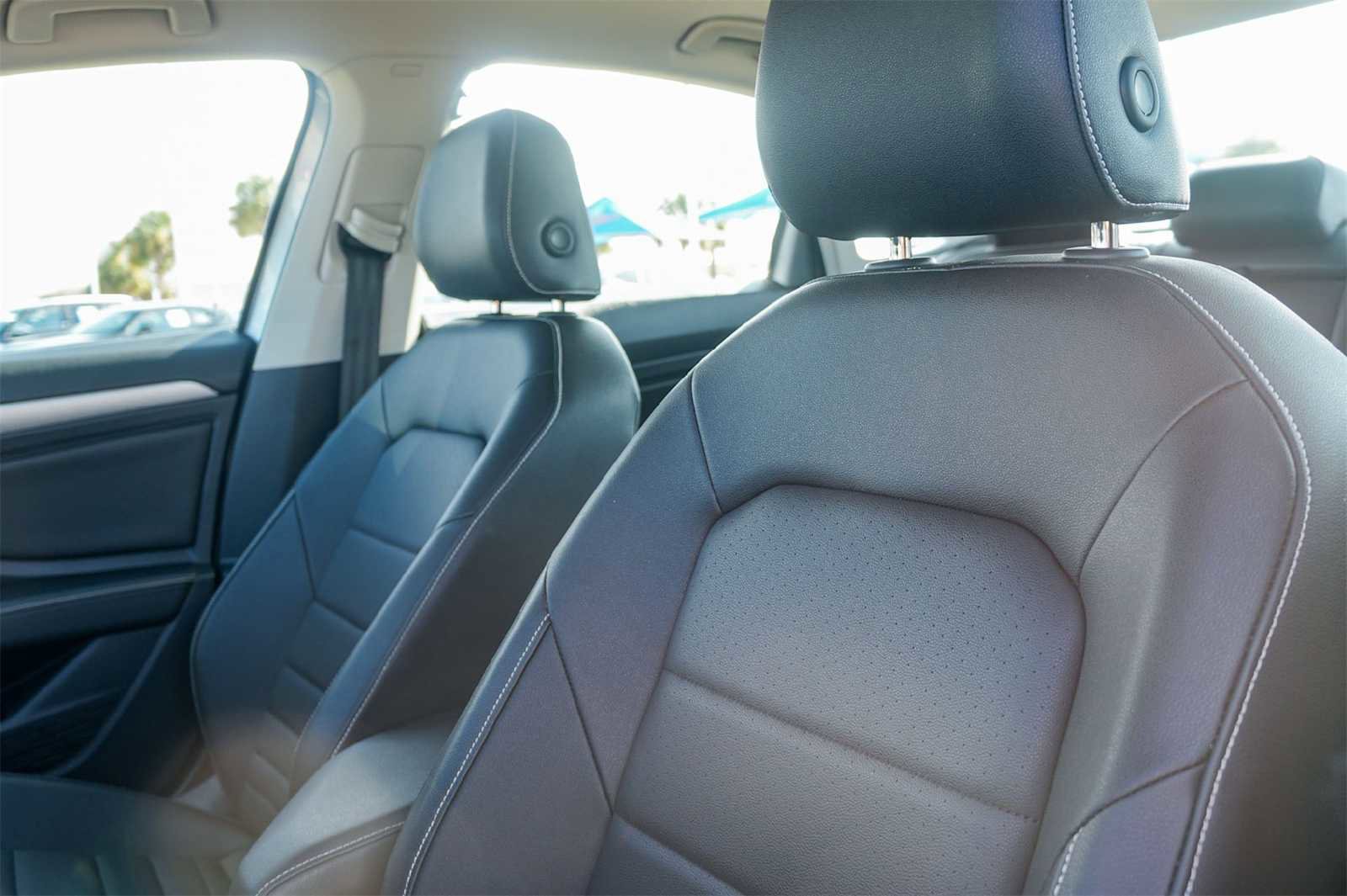 Used 2024 Volkswagen Jetta SE image 11