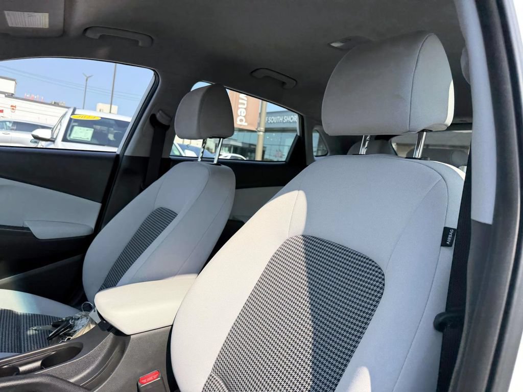 Certified 2023 Hyundai Kona SE AWD/4WD image 10