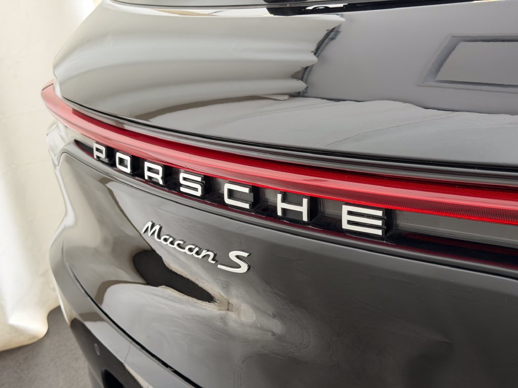 Certified 2021 Porsche Macan S AWD/4WD image 25