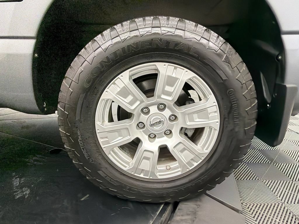Used 2018 Nissan Titan SV RWD image 16