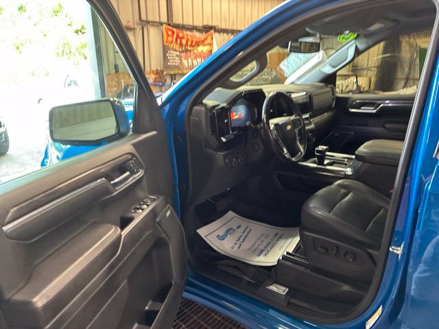 Used 2023 Chevrolet Silverado 1500 LTZ w/ LTZ Convenience Package II AWD/4WD image 6