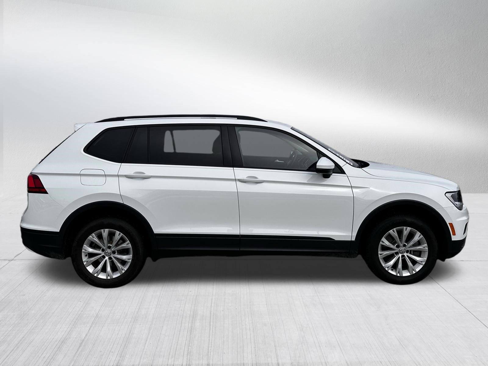 Used 2020 Volkswagen Tiguan S image 8