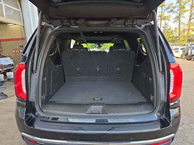 Used 2021 GMC Yukon XL SLT w/ SLT Premium Package image 12