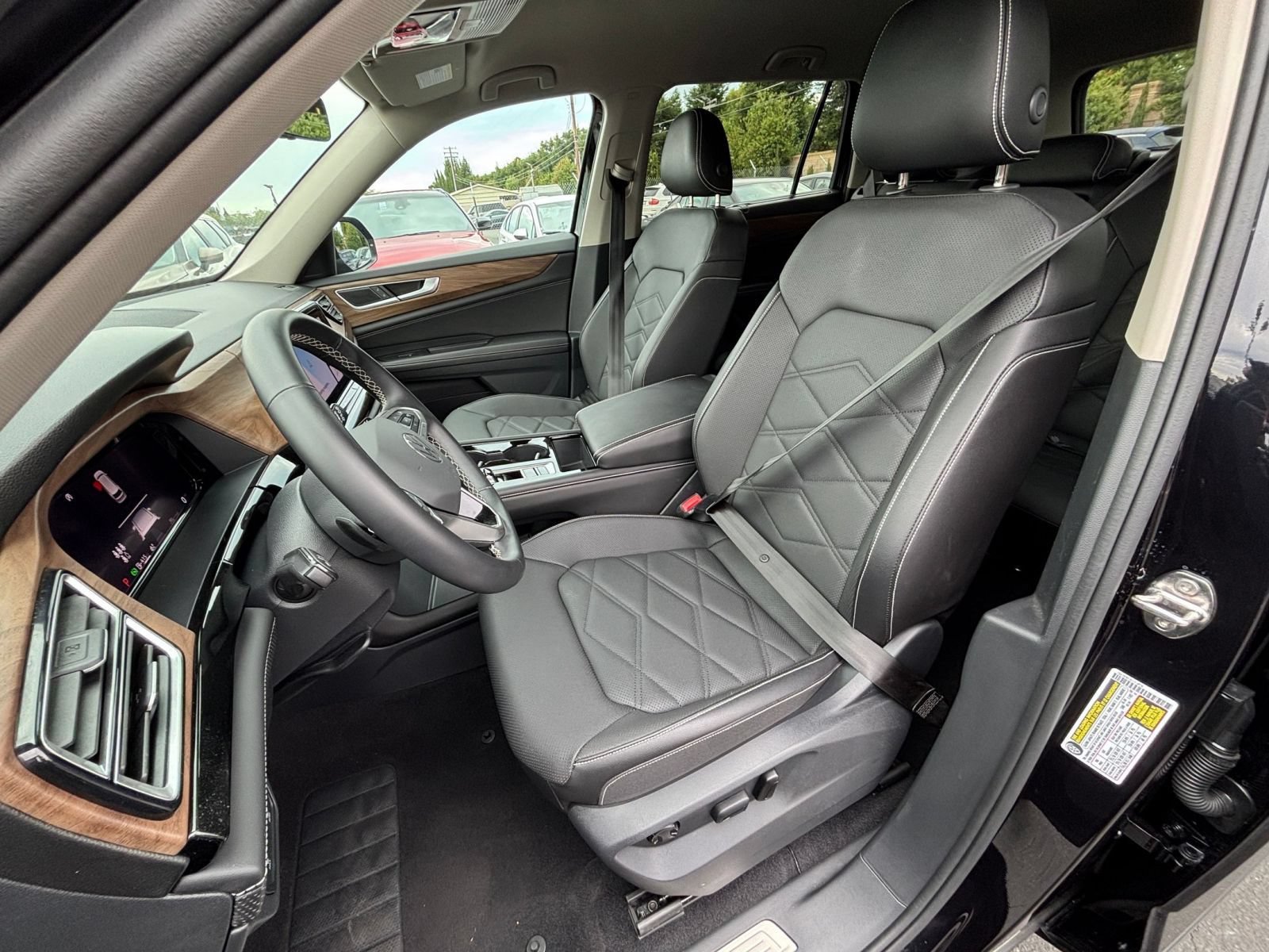 Used 2026 Volkswagen Atlas SE FWD image 40