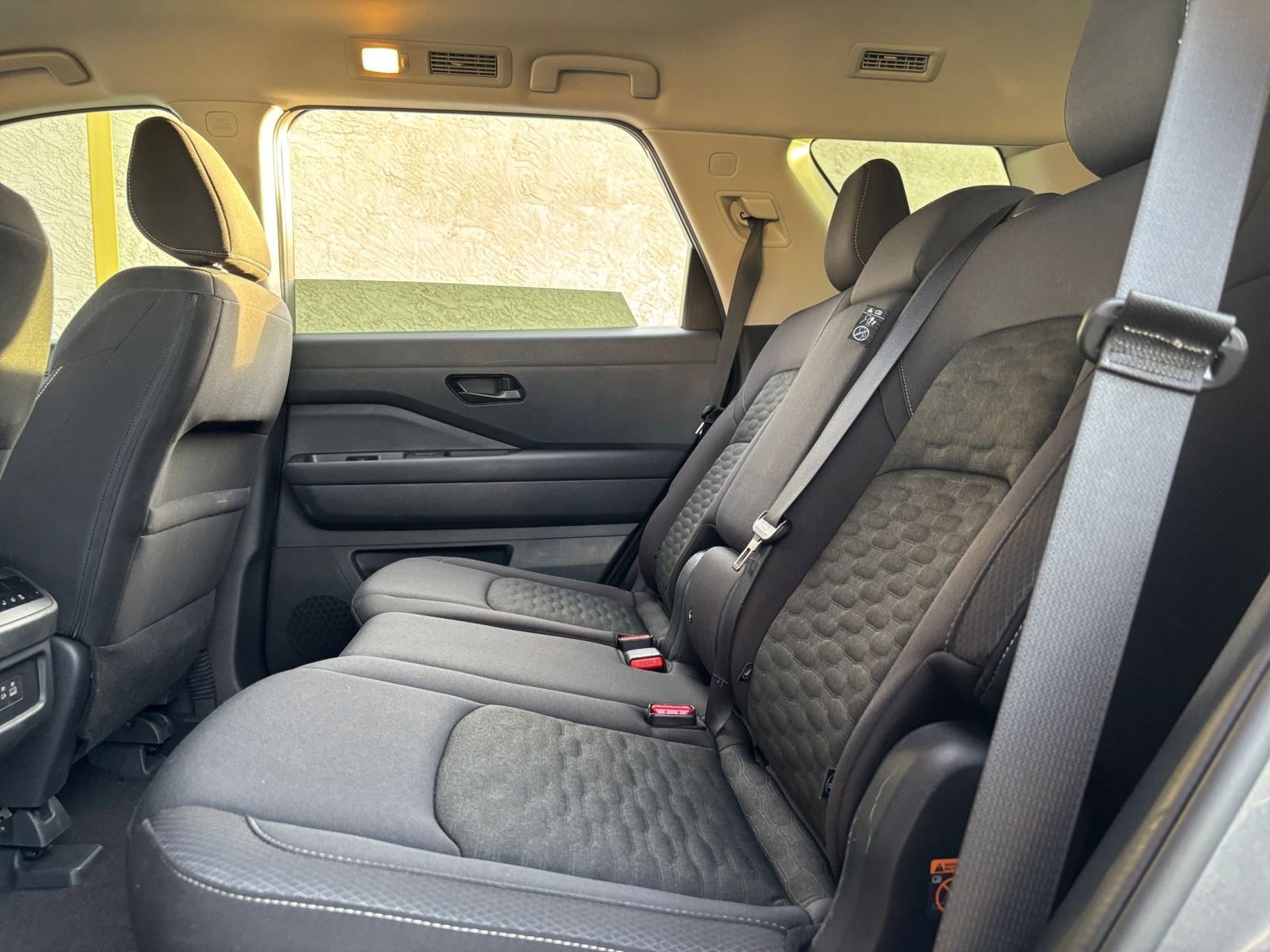 Used 2025 Nissan Pathfinder SV FWD image 28