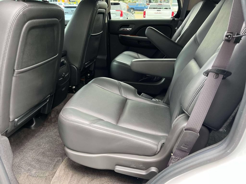 Certified 2013 GMC Yukon SLT w/ SLT-2 Equipment Package AWD/4WD image 16