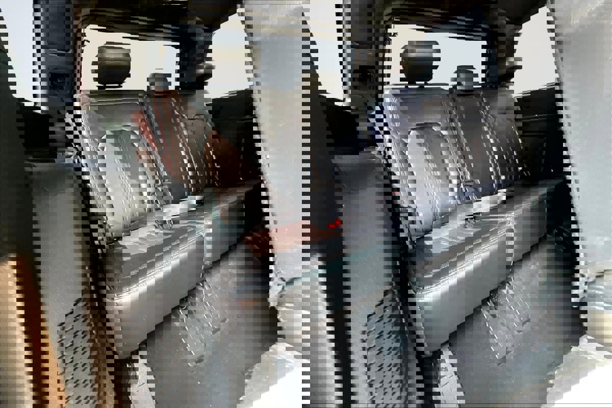 Used 2020 Ford Expedition Limited image 28